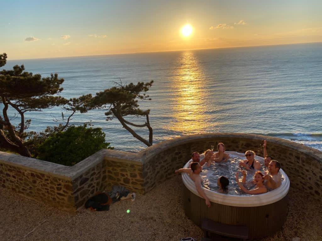Les Roches Grises, Luxueuse Villa Face Mer, 4Etoiles, Spa Et Jardin Panoramique, Societe La Clef Decamp Granville Exterior photo